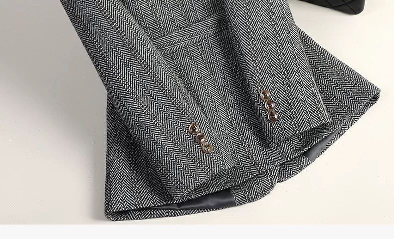 Sophisticated Wool Blazer For Women - Image 8