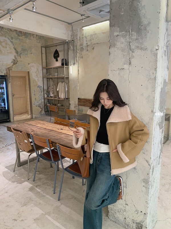 New Winter Lambswool Fur Coat For Women - Image 8