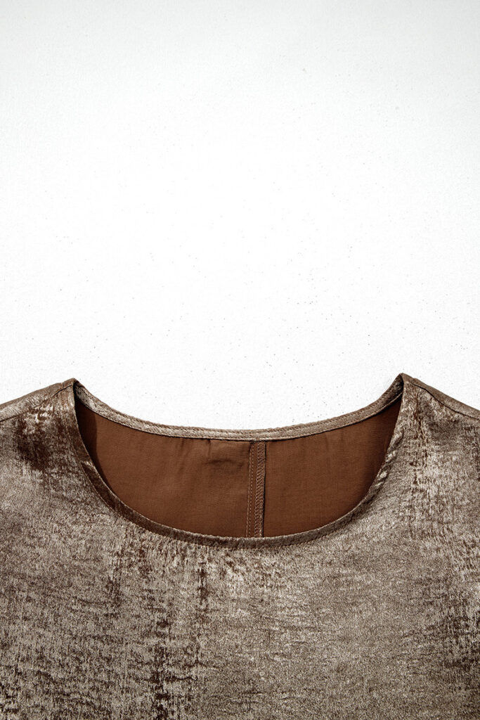Loose Figure-flattering Top With Ruffled Hem For Women