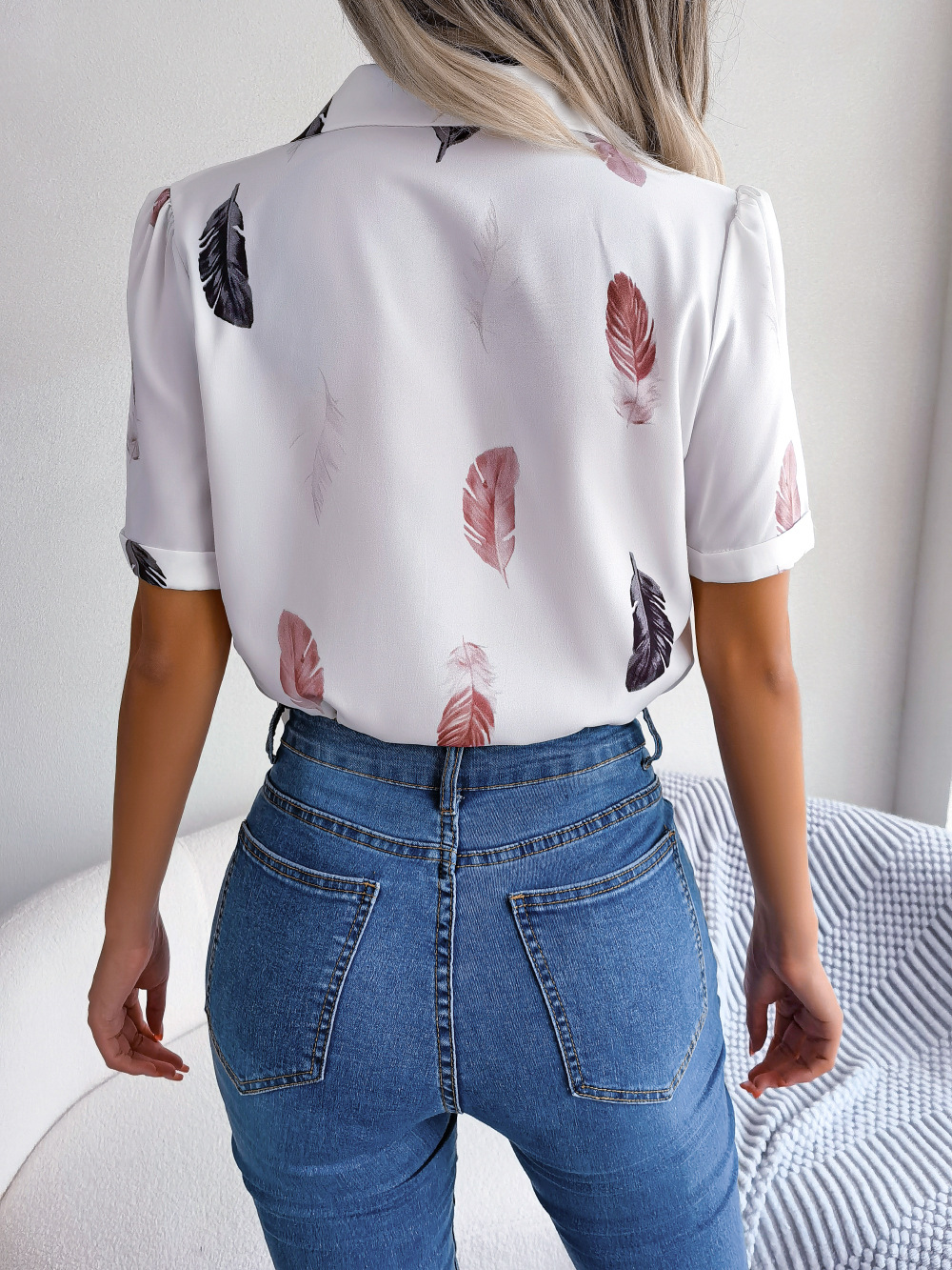 Elegant Womens Blazercollar Feather Top With A RelaxedShortsleeve Design - Image 10