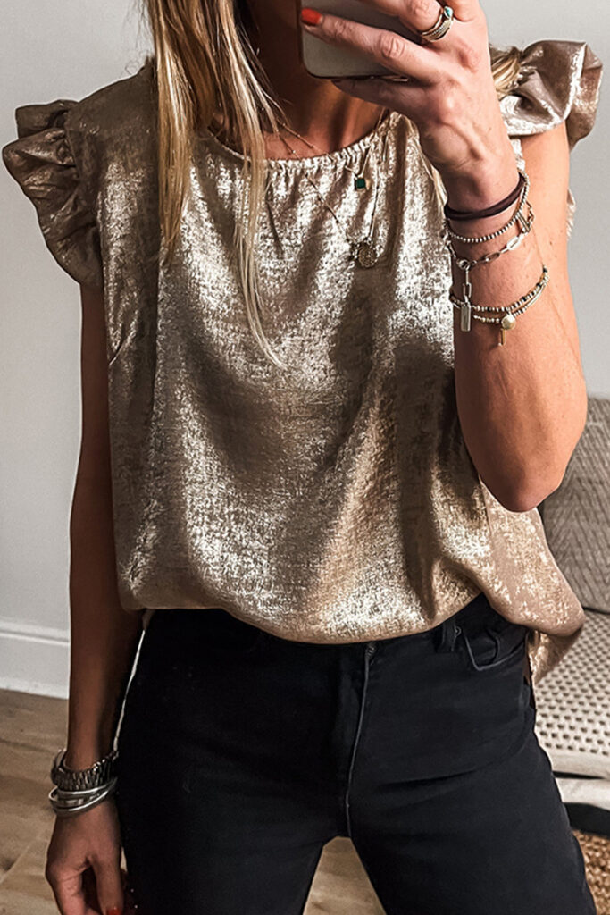 Loose Figure-flattering Top With Ruffled Hem For Women