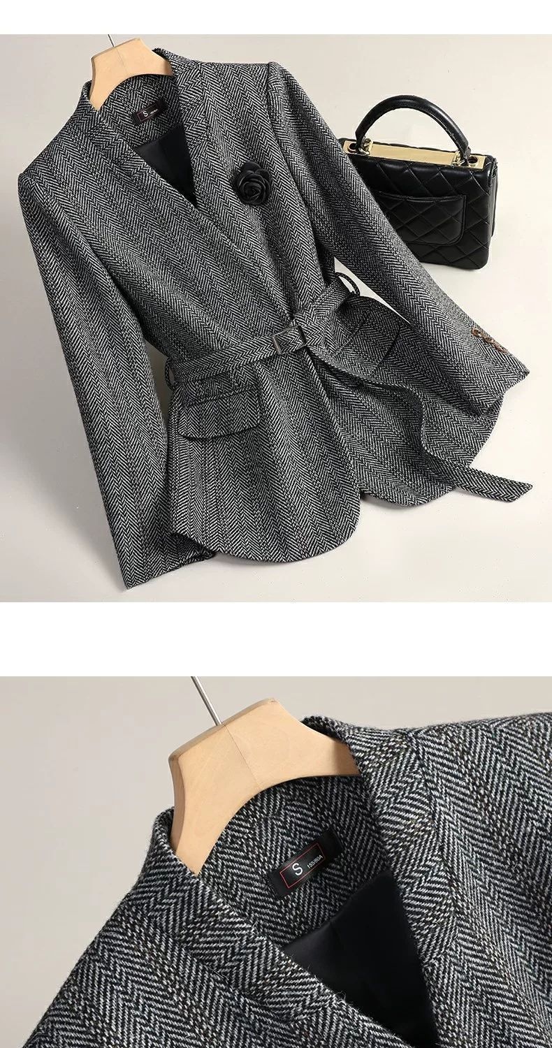 Sophisticated Wool Blazer For Women - Image 22