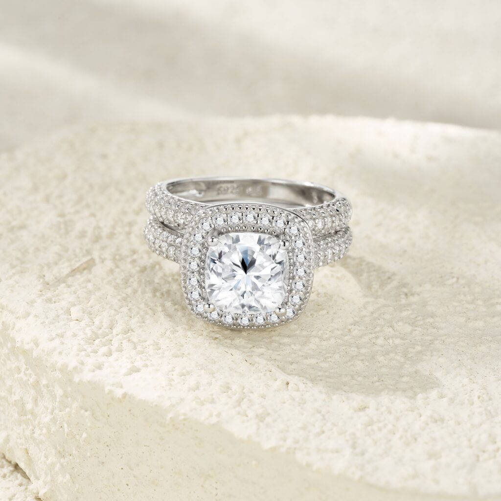 Engraved With Top-quality Moissanite, This Luxurious And Fashionable Minimalist Jewelry Set Features Exquisite Silver Accessories For Ladies. Made Of S925 Silver With Electroplated Platinum.
