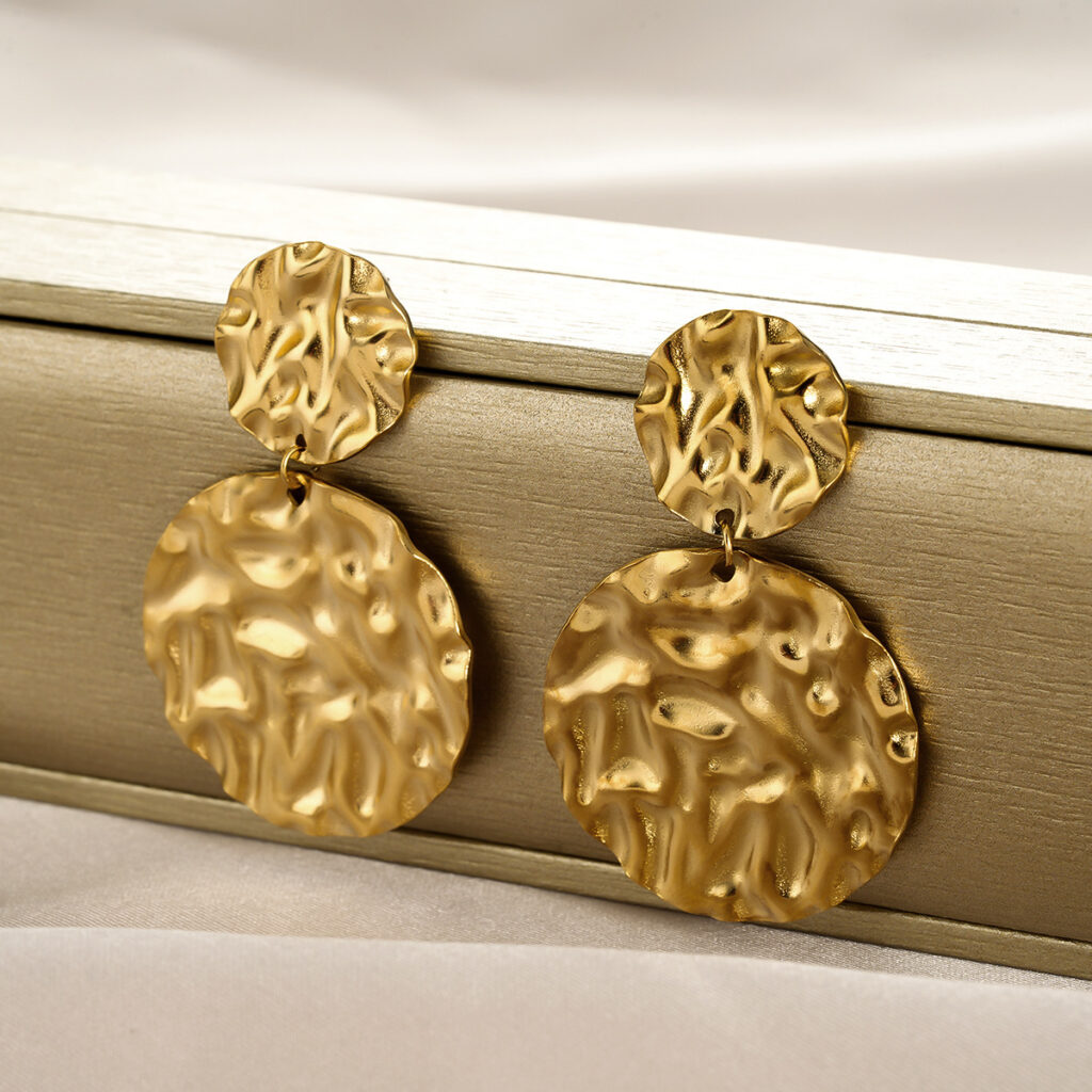 European And American Popular Exaggerated Fashion Stud Earrings, Retro Luxury Design, Simple High-Grade Jewelry For Women