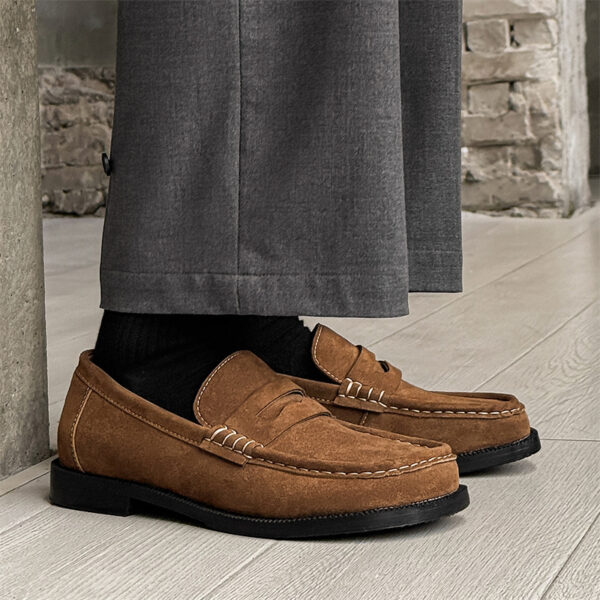 New Vintage Old Coin-style Loafers For Men - Image 2