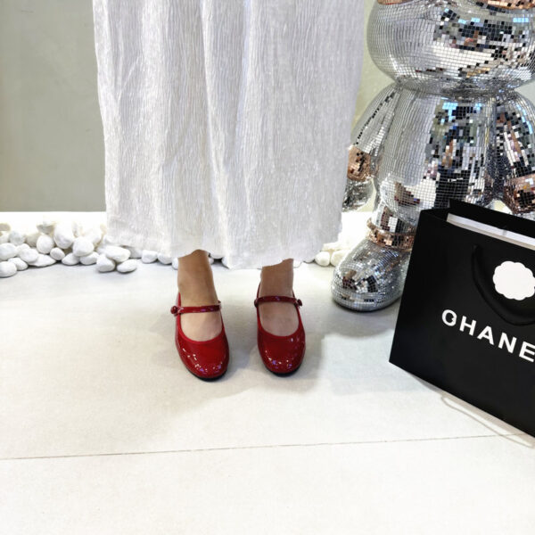 Round-toe Strap-detail Red Chunky-heel Mary Jane Shoes - Image 13