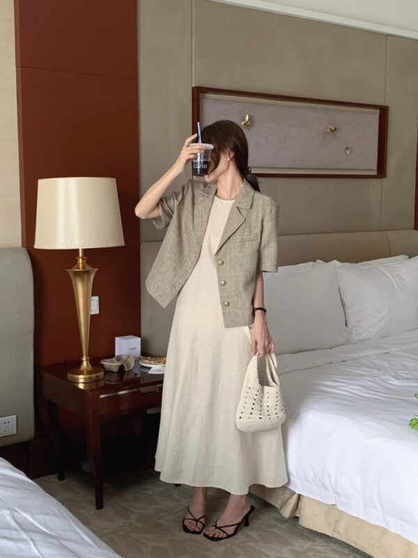 Elegant Midi Round-neck Sleeveless Vest Dress - Image 32