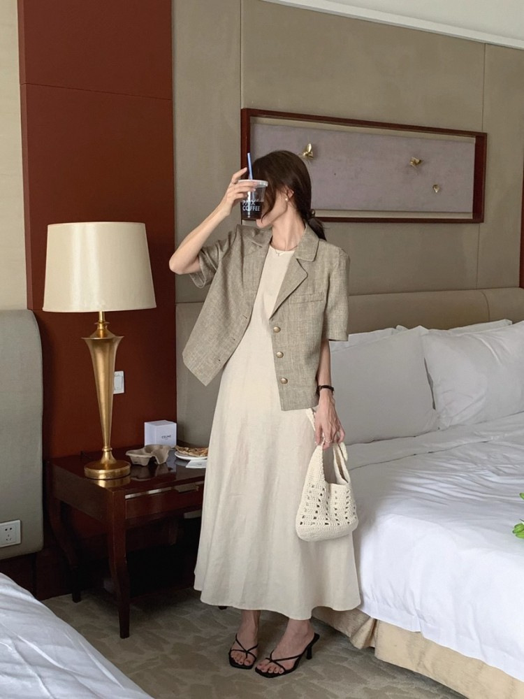Elegant Midi Round-neck Sleeveless Vest Dress - Image 32