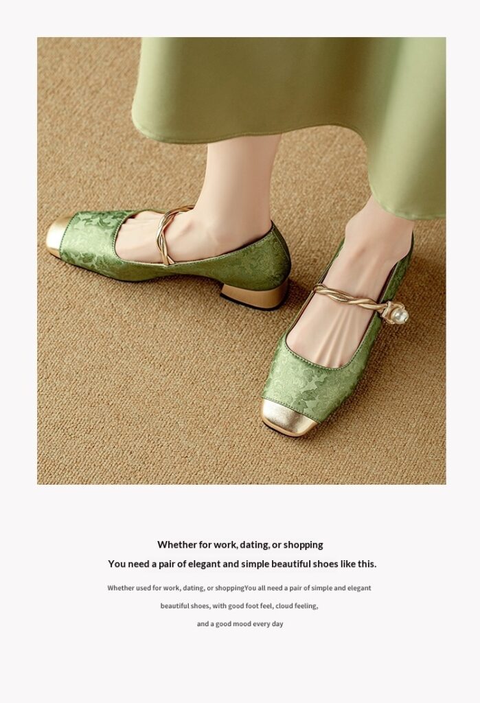 Women's Retro Plus-Size Chunky-Heel Pumps