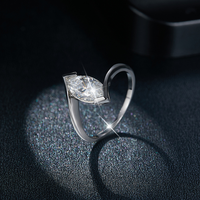 Engraved With Top-quality Moissanite, This Luxurious And Fashionable Minimalist Jewelry Set Features Exquisite Silver Accessories For Ladies. Made Of S925 Silver With Electroplated Platinum. - Image 6