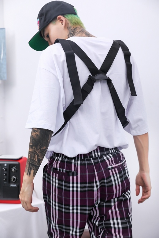 Wild INS net red with the function KANYE WEST upper body tactical eat chicken multi-pocket vest pocket chest bag - Image 7