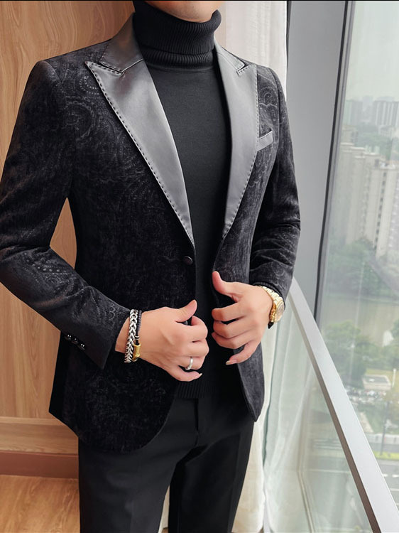 Jacquard Velvet Leather Lapel Men's Blazer - Image 4