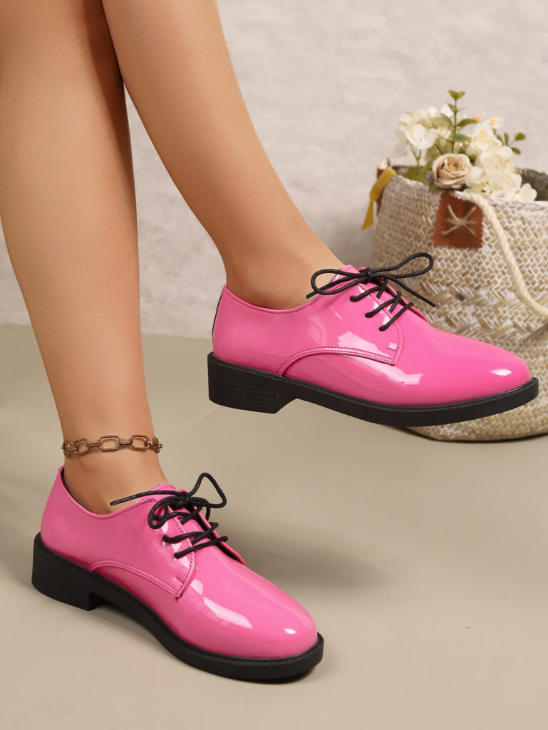 Women's Fashionable Retro Plus-Size Lace-Up Flat Shoes