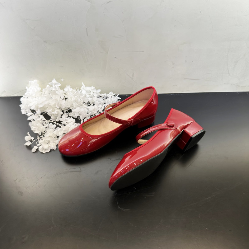 Round-toe Strap-detail Red Chunky-heel Mary Jane Shoes