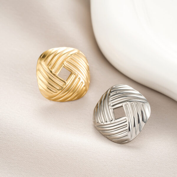 1 Pair New Vintage Luxury All-Match Women's Stud Earrings, Light Luxury Personality Trendy Exaggerated Geometric Earrings Jewelry - Image 3