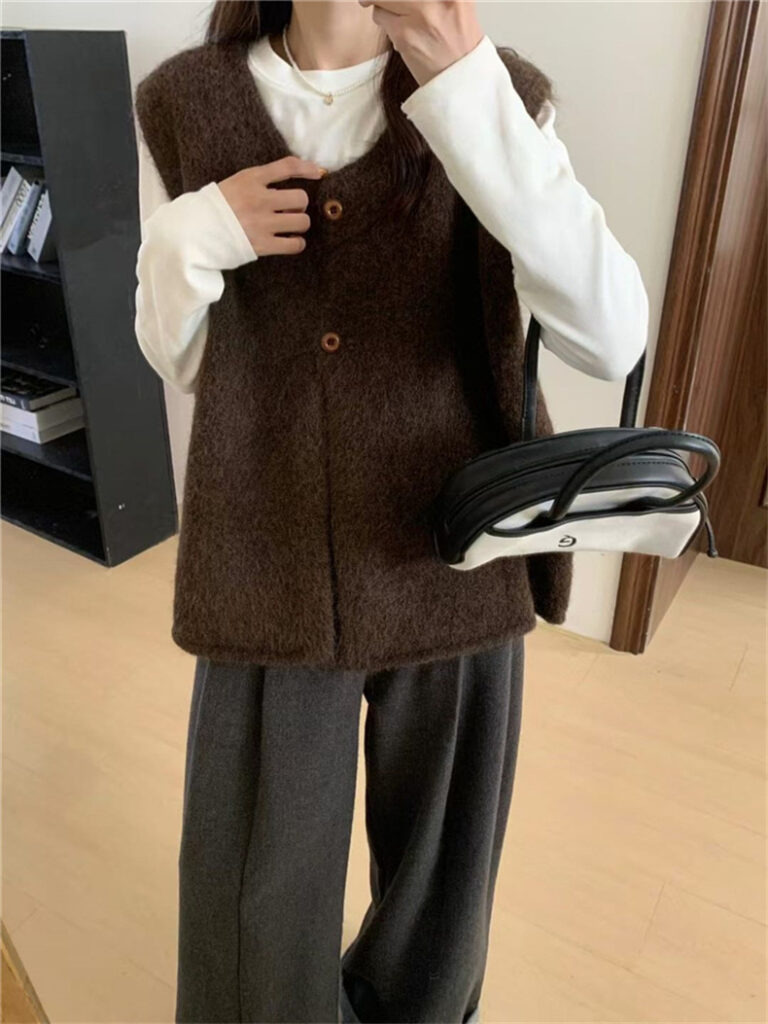 Korean-style Minimalist Versatile Loose-fit Layered Knit Vest