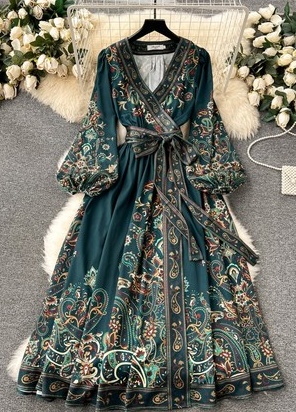 Ethnic Print V-neck Fitted Dress - Image 3