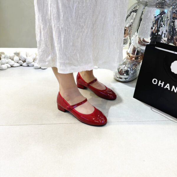 Round-toe Strap-detail Red Chunky-heel Mary Jane Shoes - Image 11
