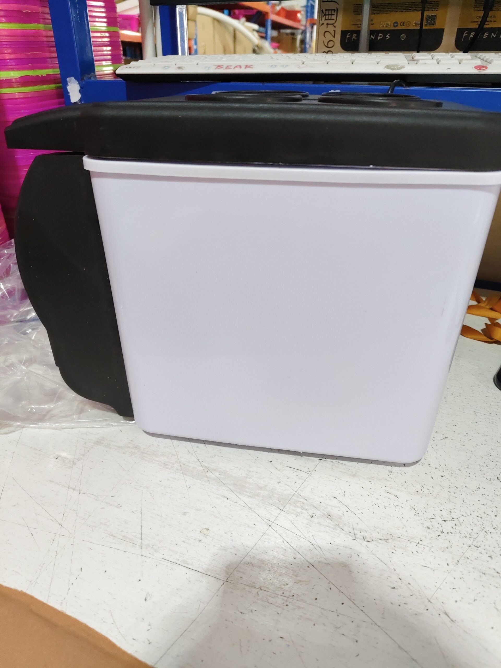 Portable Insulated 6-liter Refrigerator - Image 3