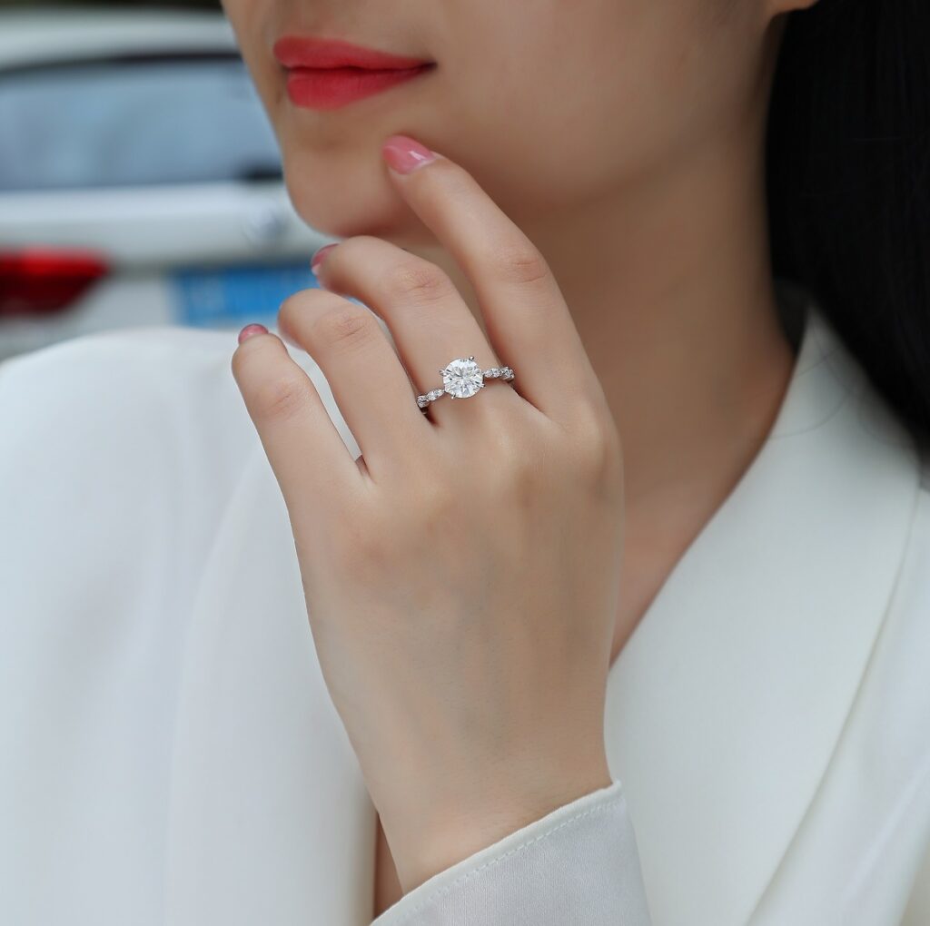 2-carat Luxury Fashion Minimalist Trend Jewelry Silver Ring Set With Top-quality Moissanite, Made Of S925 Silver With Electroplated Platinum.
