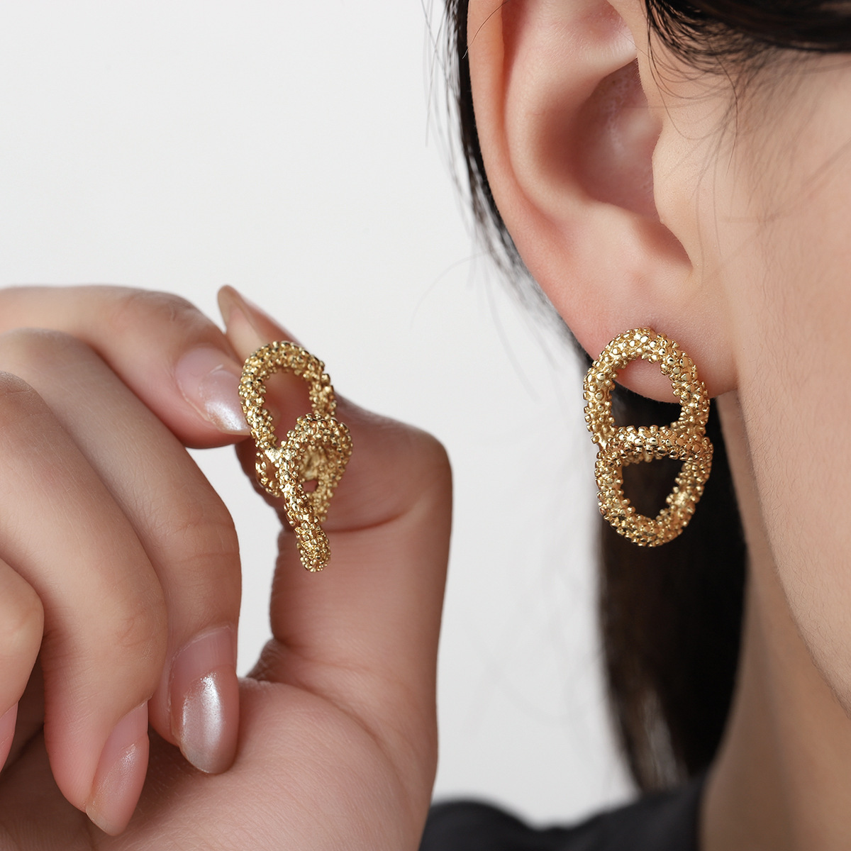 French Retro Frosted Hoop Earrings, Fashion Trendy Temperament Simple Studs, All-Match Geometric Vintage Jewelry - Image 4