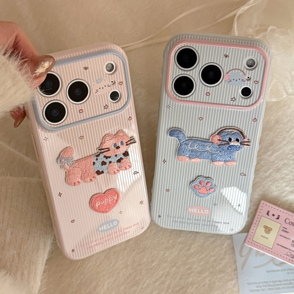 Shatter-Resistant Colored Striped Cat Phone Case