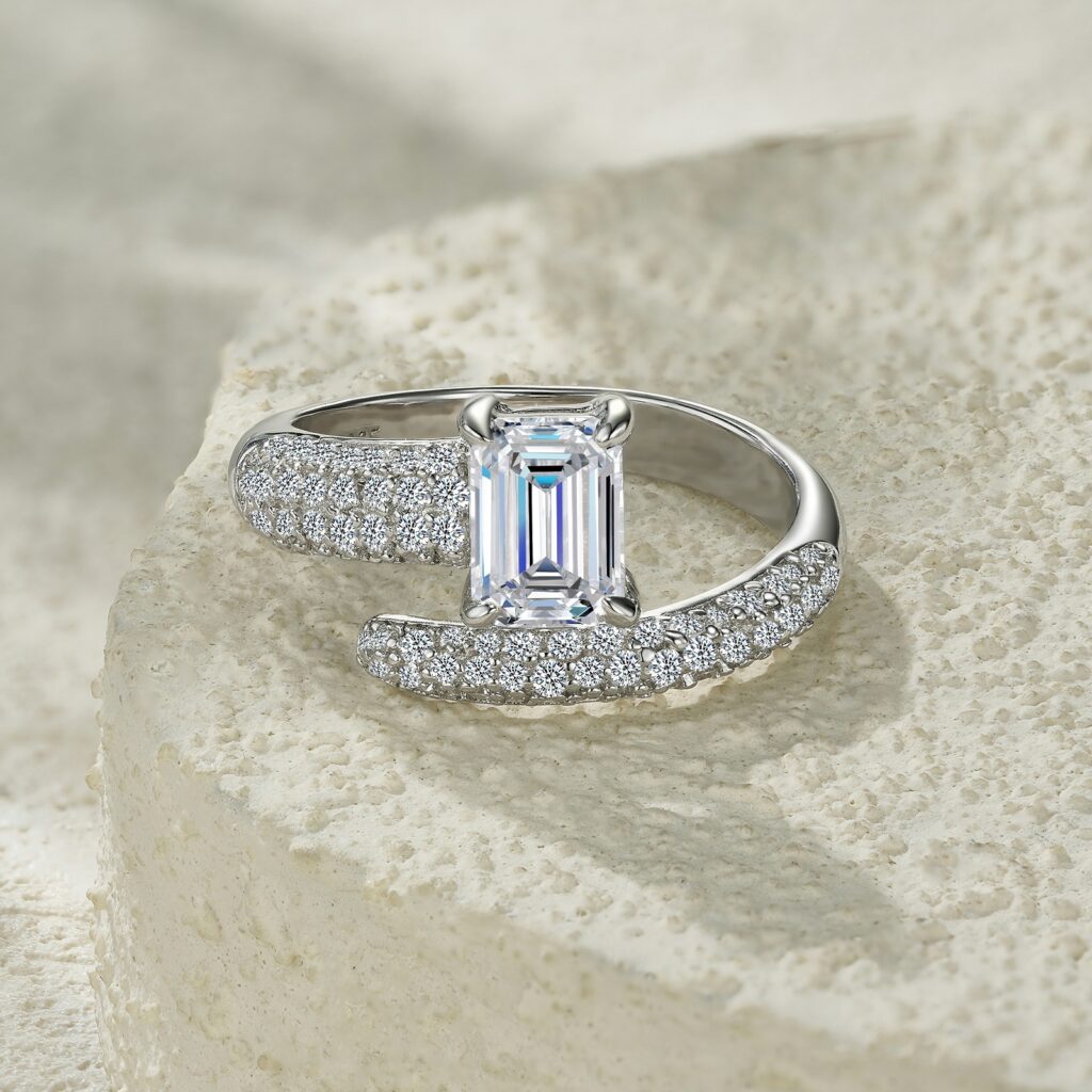 Engraved With Top-quality Moissanite, This Luxurious And Fashionable Minimalist Jewelry Set Features Exquisite Silver Accessories For Ladies. Made Of S925 Silver With Electroplated Platinum.