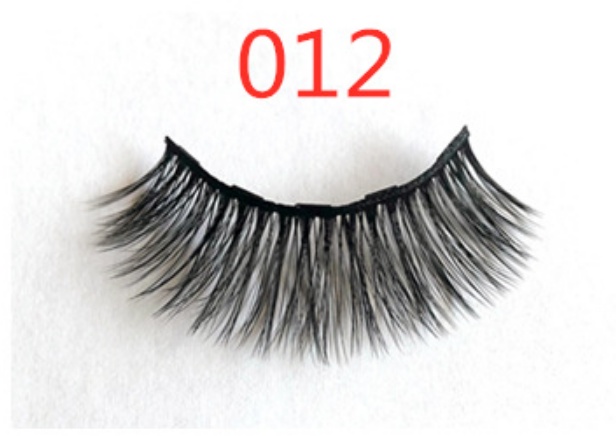A Pair Of False Eyelashes With Magnets In Fashion - Image 24