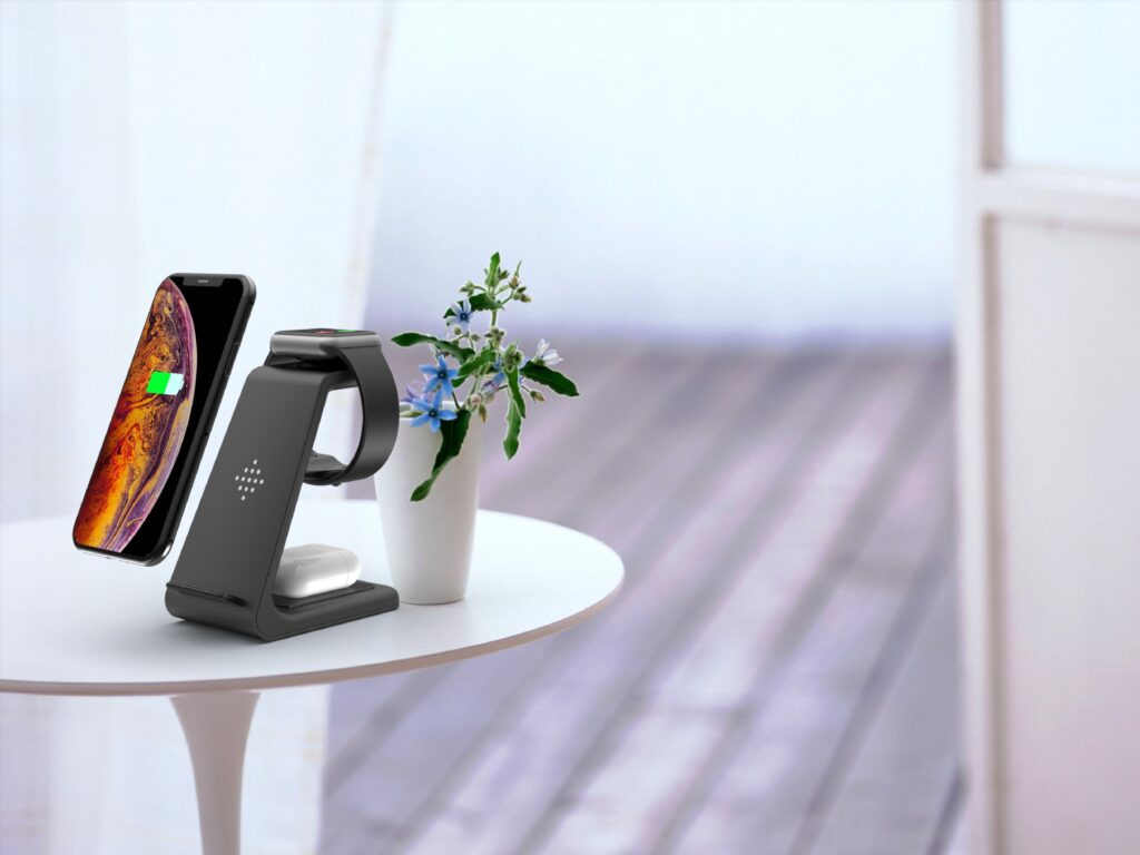 3 In 1 Fast Charging Station Wireless Charger Stand Wireless Quick Charge Dock For Phone Holder