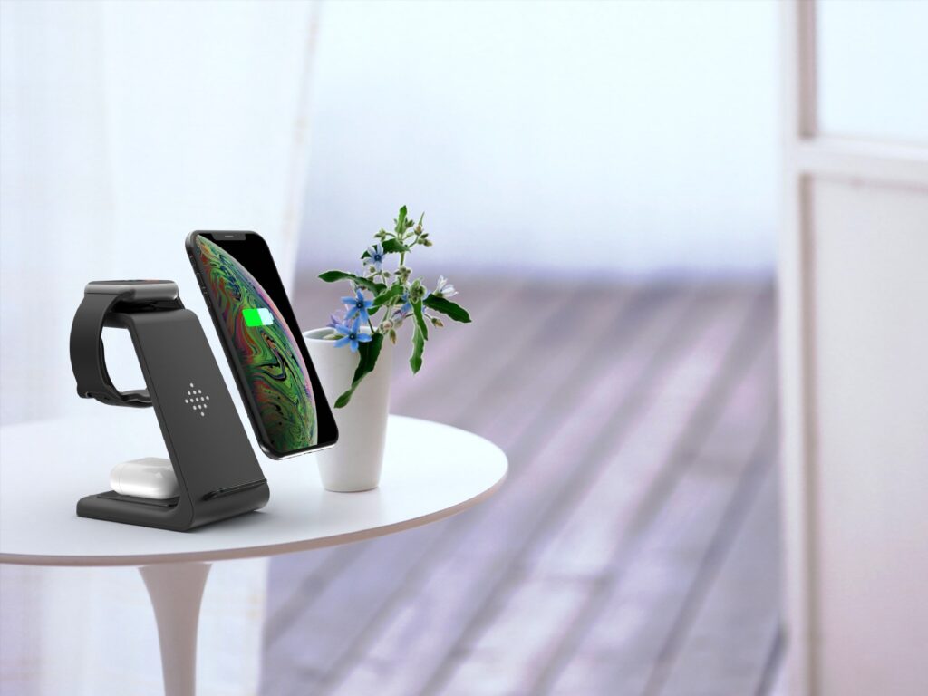 3 In 1 Fast Charging Station Wireless Charger Stand Wireless Quick Charge Dock For Phone Holder