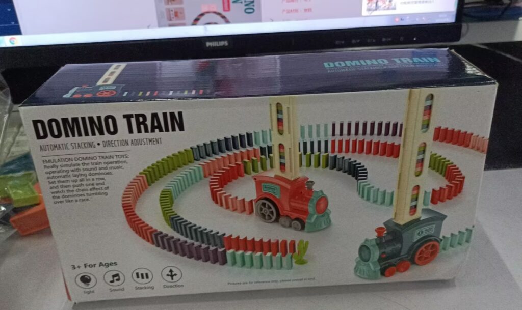 Domino Train Toys Baby Toys Car Puzzle Automatic Release Licensing Electric Building Blocks Train Toy