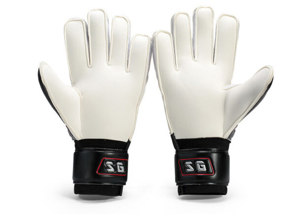 Football goalkeeper gloves - Image 3