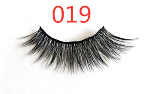 A Pair Of False Eyelashes With Magnets In Fashion - Image 67