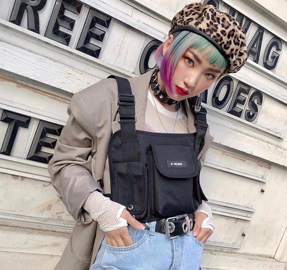 Wild INS net red with the function KANYE WEST upper body tactical eat chicken multi-pocket vest pocket chest bag - Image 3