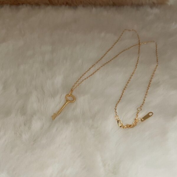 Women's Simple All-Match Key Pendant Necklace - Image 9