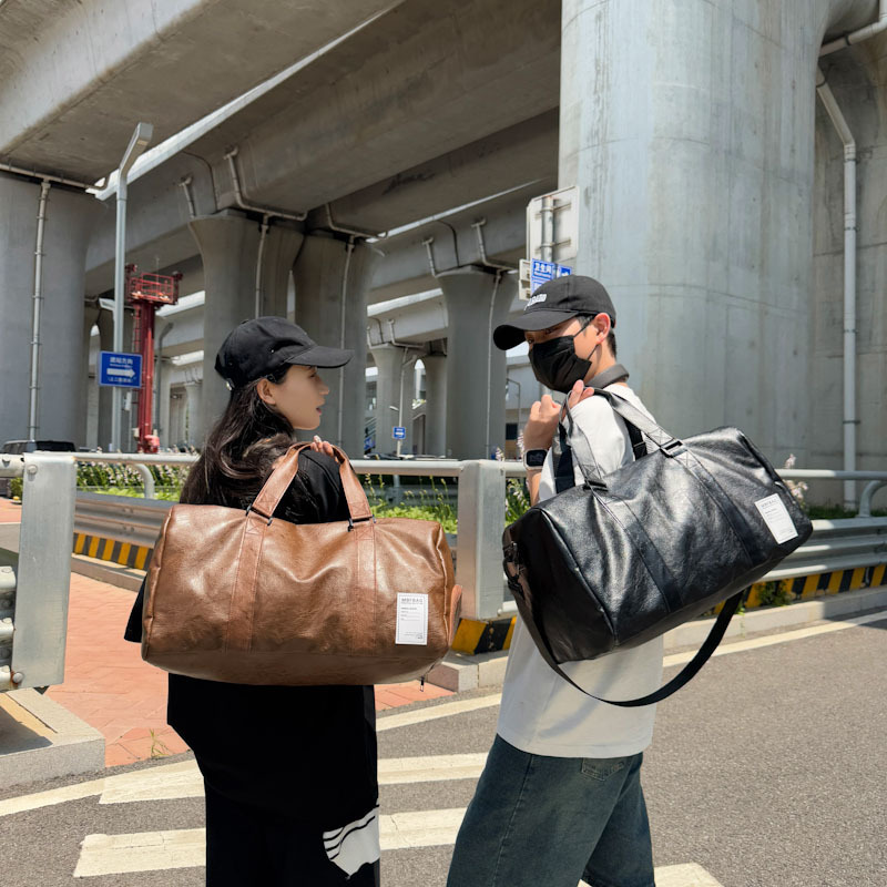 Men's Large-Capacity Fashionable Sports Fitness Bag