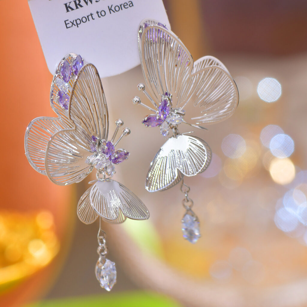 Half Butterfly Dynamic Exquisite Sweet Earrings