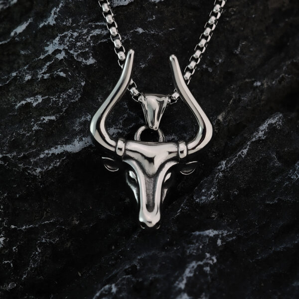 Men's Personalized Smooth-Surface Animal Ox-Head Necklace Pendant