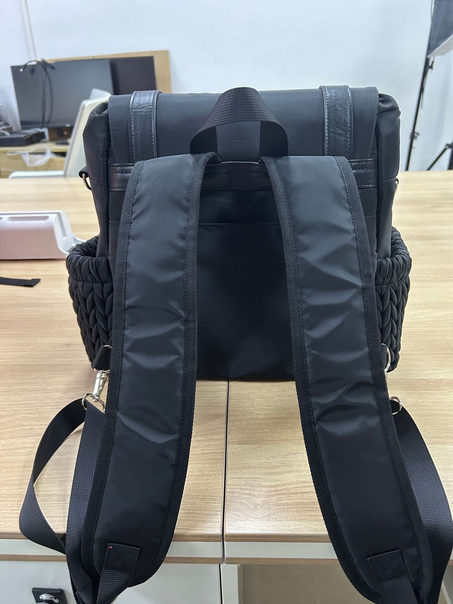 Large-Capacity Stylish Insulated Quilted Mommy Backpack For Outdoor Travel - Image 15