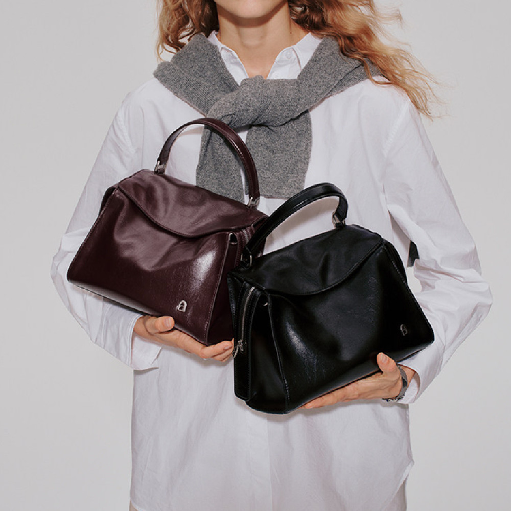 Commuting Large Capacity Portable Tote Bag - Image 1