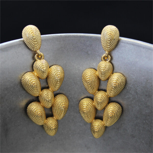 European And American French-style Vintage Plain Gold Earrings - Image 5