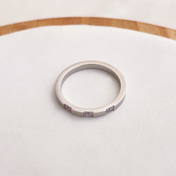 Fashionable Women's Ring With Three Diamonds - Image 21