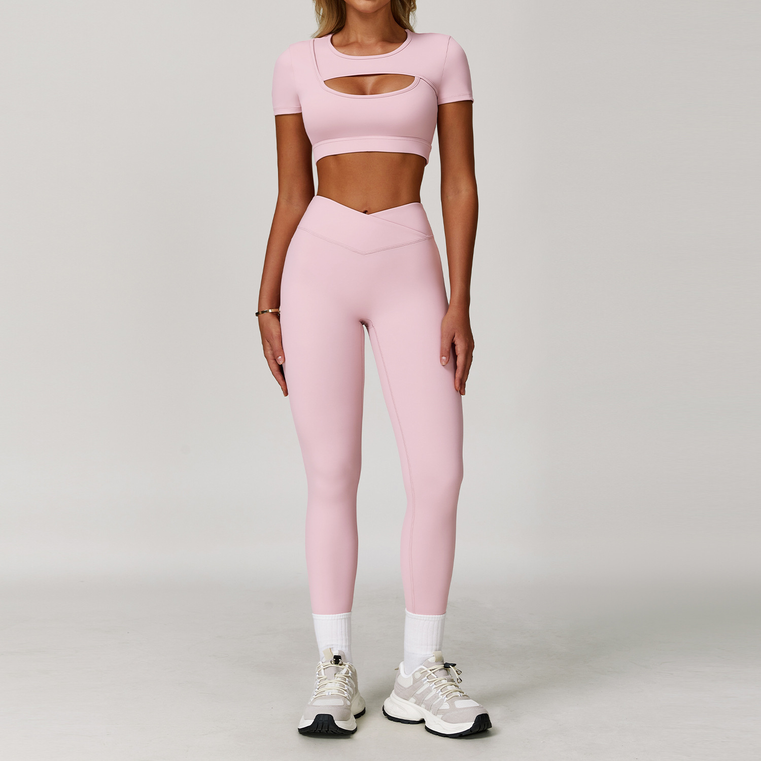 Dare To Show Off This Cross-border Color-block Yoga Set With A Beautiful Back - Image 4