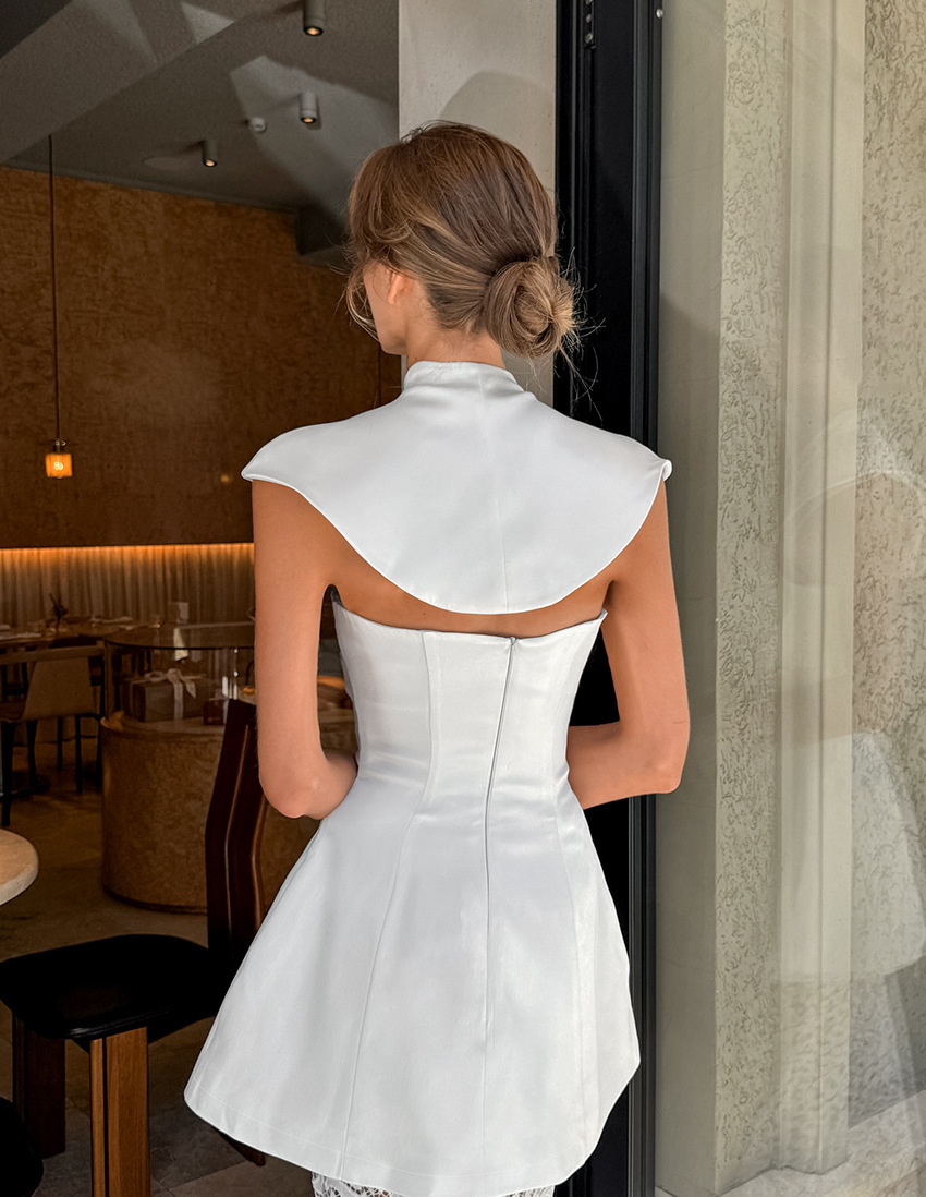 Commuter-appropriate Two-piece Set- Irregular Strapless Top And White Lace Skirt - Image 8