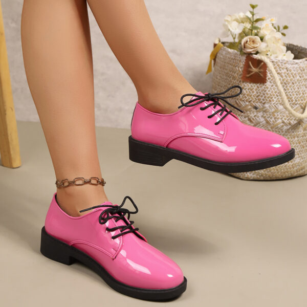 Women's Fashionable Retro Plus-Size Lace-Up Flat Shoes