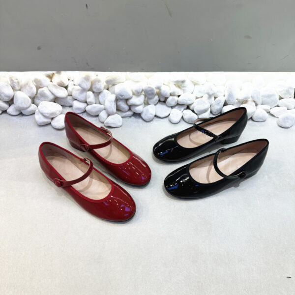 Round-toe Strap-detail Red Chunky-heel Mary Jane Shoes - Image 8