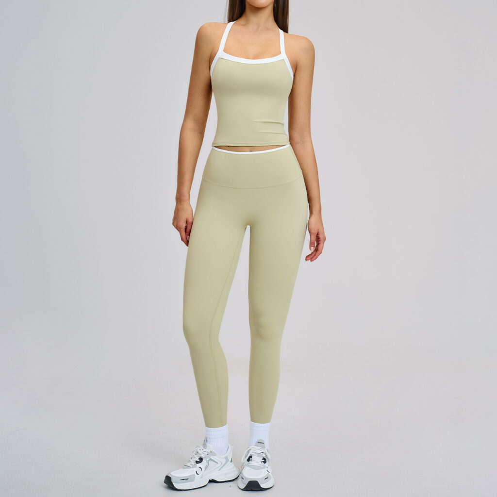Nude-Feel Yoga Set Contrasting Colors, Crossed Back Design, Tight-Fitting Yoga Wear