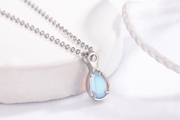 Simple And Stylish Teardrop-shaped Necklace For Women - Image 6