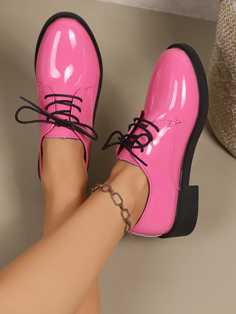 Women's Fashionable Retro Plus-Size Lace-Up Flat Shoes