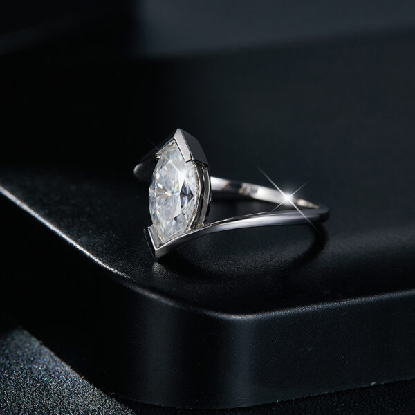 Engraved With Top-quality Moissanite, This Luxurious And Fashionable Minimalist Jewelry Set Features Exquisite Silver Accessories For Ladies. Made Of S925 Silver With Electroplated Platinum. - Image 7